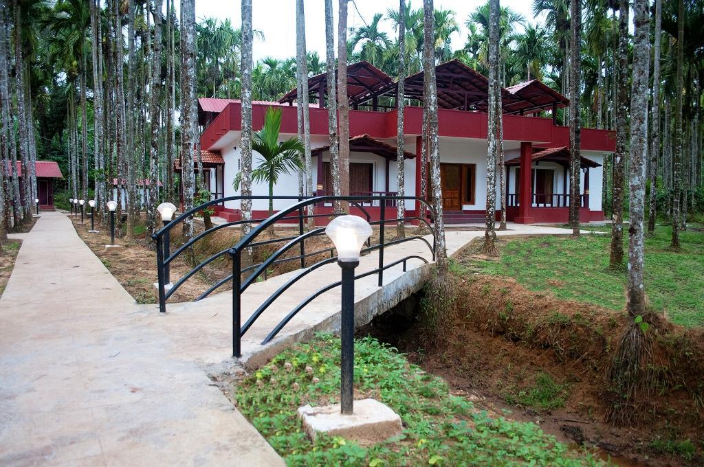 La Flora Prakruth Resort Coorg Мадикери Екстериор снимка