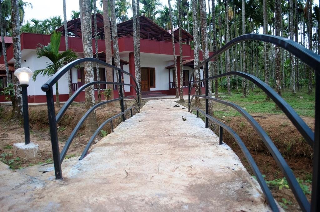 La Flora Prakruth Resort Coorg Мадикери Екстериор снимка
